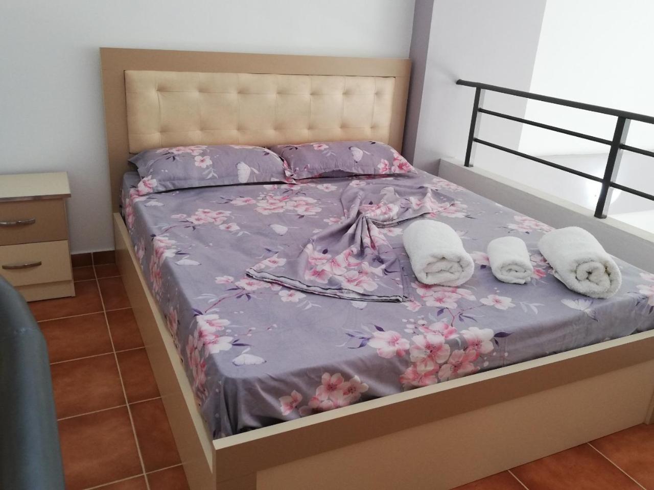 Appartamento Sweet Dreams Apartament Sarandë Esterno foto