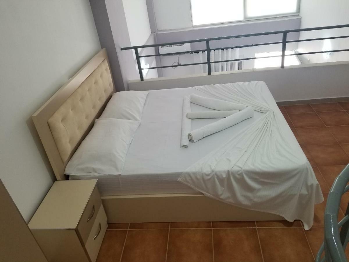 Appartamento Sweet Dreams Apartament Sarandë Esterno foto