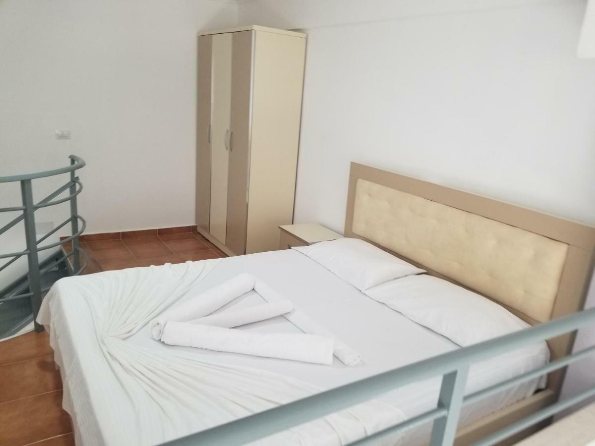Appartamento Sweet Dreams Apartament Sarandë Esterno foto